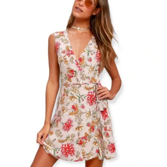 Lulus Dresses & Skirts - LuLus Best in Bloom Blush Floral Print Wrap Dress Size Medium